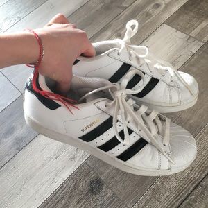 Adidas superstars